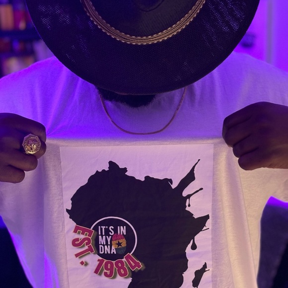 “It’s in my DNA” White T-shirt - Picture 3 of 3